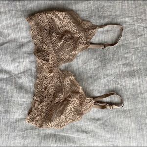 Aritzia Lace Bralette